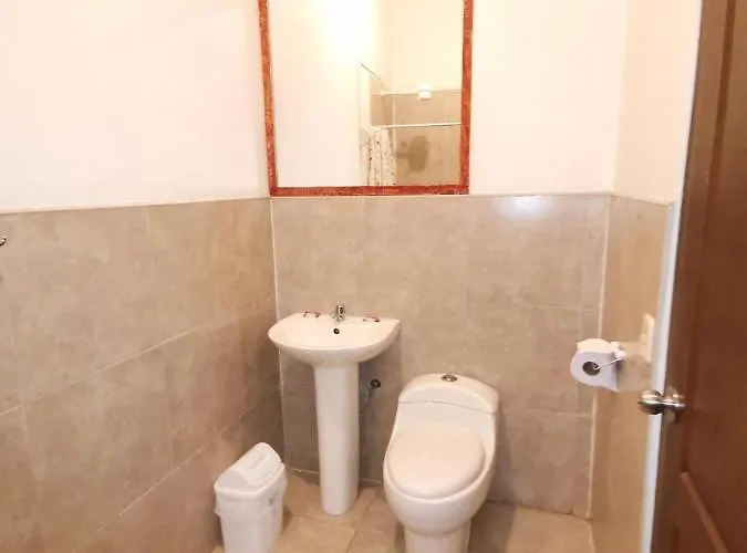 Hugos House 3*
